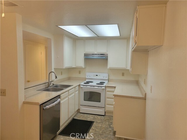 Building Photo - 435 W 9th St