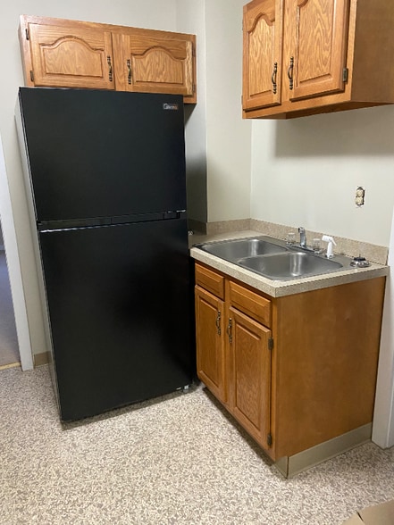 Building Photo - 319 Portz Ave