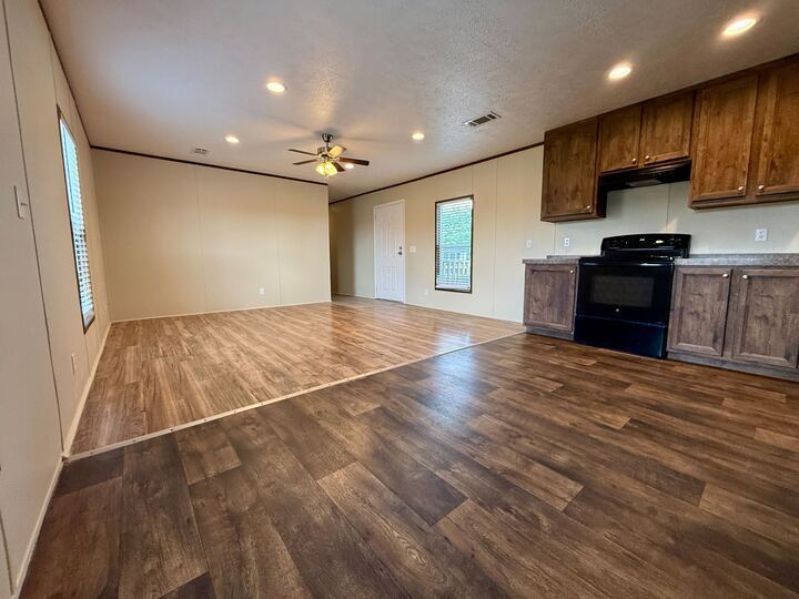 Building Photo - 709 N Collins Fwy