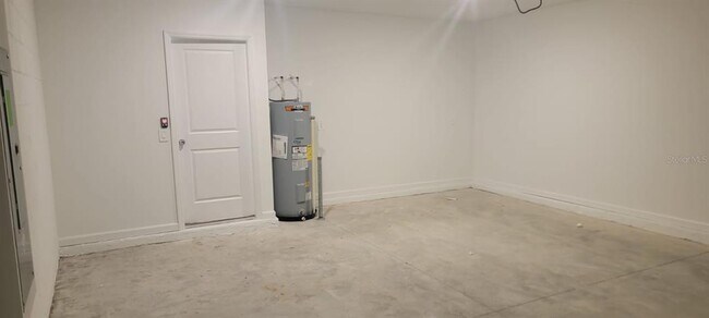 Building Photo - 3359 Alexander Dr