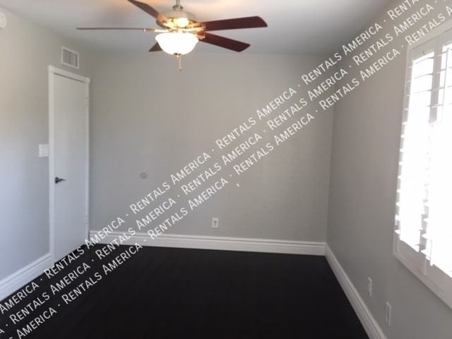 Building Photo - 5144 E Carolina Dr