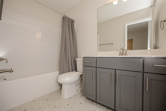 Building Photo - 30 Pheasant Ln