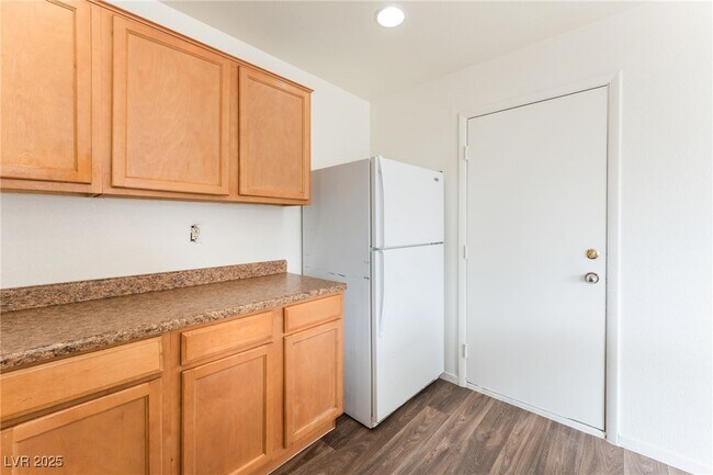 Building Photo - 4045 Puebla St