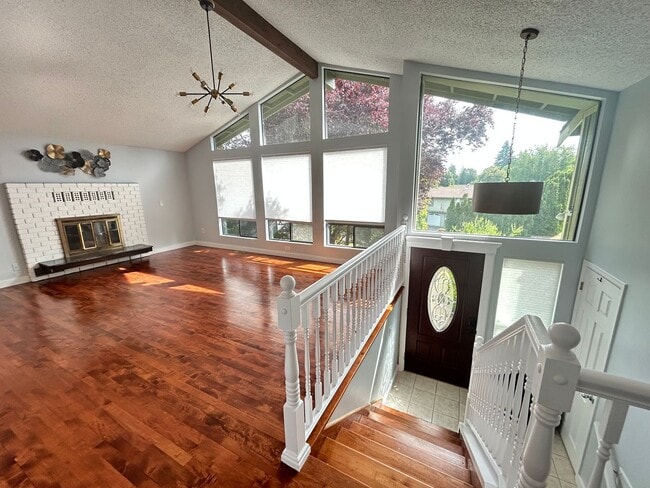 Building Photo - Spacious West Hill Gem – 4 Bed, 3 Bath wit...