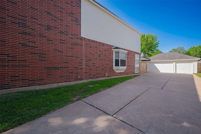 Building Photo - 4707 Gladesdale Park Ln