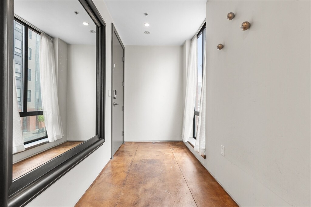 Building Photo - 36 A St