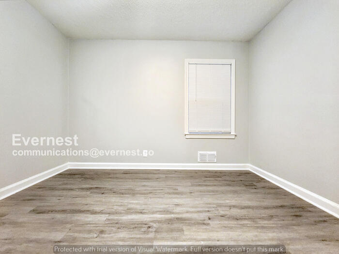 Building Photo - 1903 Pinedale Pl