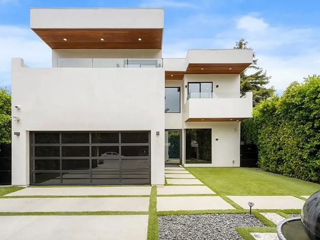 Building Photo - 15231 Greenleaf St