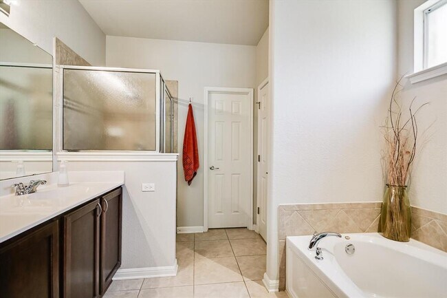 Building Photo - 113 Fred Couples Dr