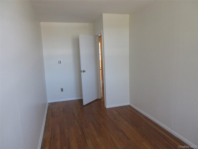 Building Photo - 108 Coolidge St
