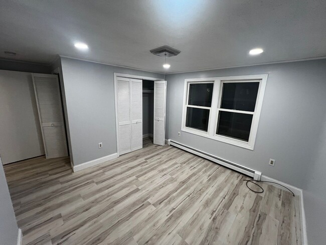 Building Photo - 4-Bedroom, 2-Bath Home with Modern Comfort...