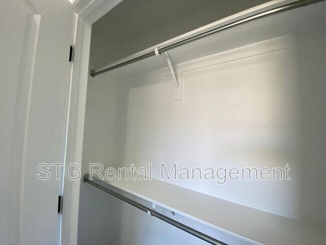 Building Photo - 290 W Buena Vista