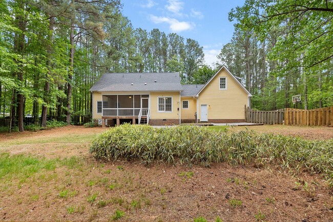Building Photo - *Charming Farmhouse Style Retreat in Youngsville*