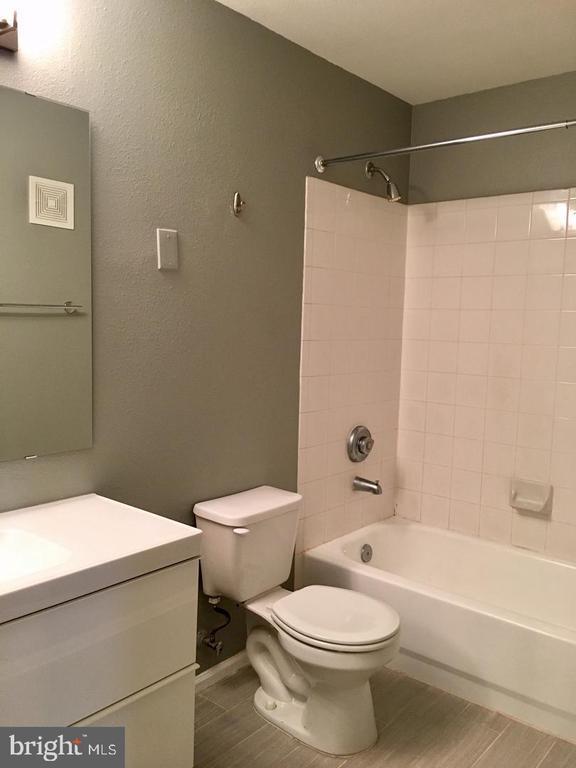 Building Photo - 1521 Spring Gate Dr.