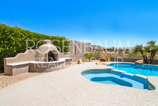 Building Photo - Stunning 4-beds plus bonus room with Breat...