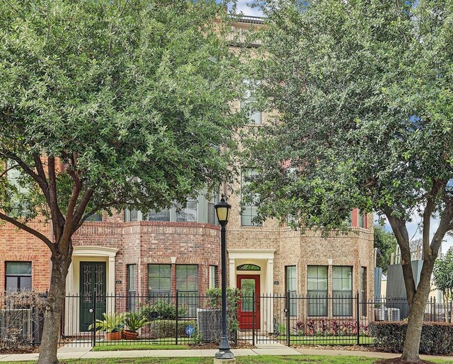 Primary Photo - 2110 Shearn St