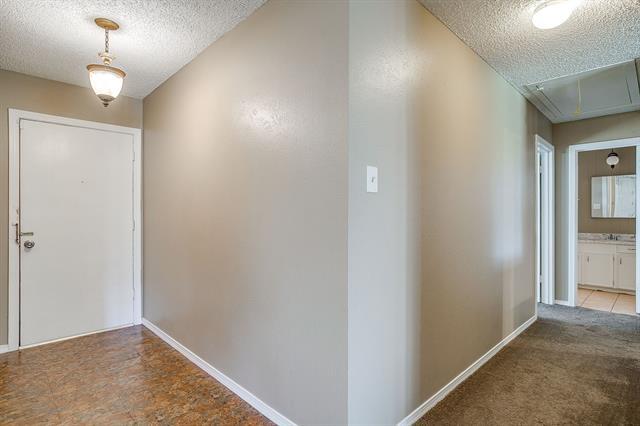 Building Photo - 1060 S Burleson Blvd