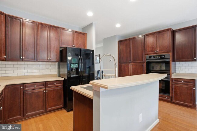 Building Photo - 8133 Dove Cottage Ct