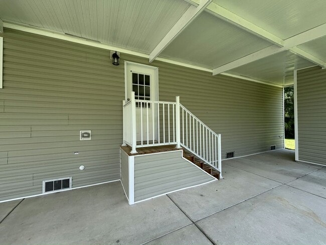Building Photo - 2263 NW 48th Avenue Rd