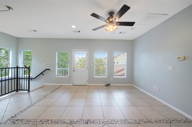 Building Photo - 1213 Wakefield Dr