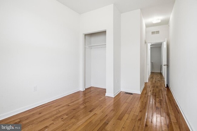 Building Photo - 1218 S 45th St