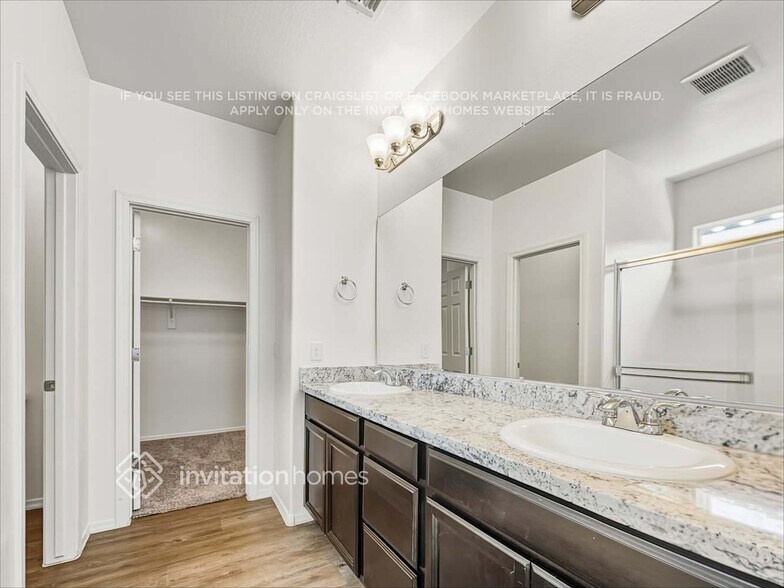 Building Photo - 21167 W Cypress St
