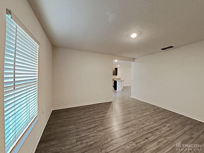 Building Photo - 6130 Dolostone Dr