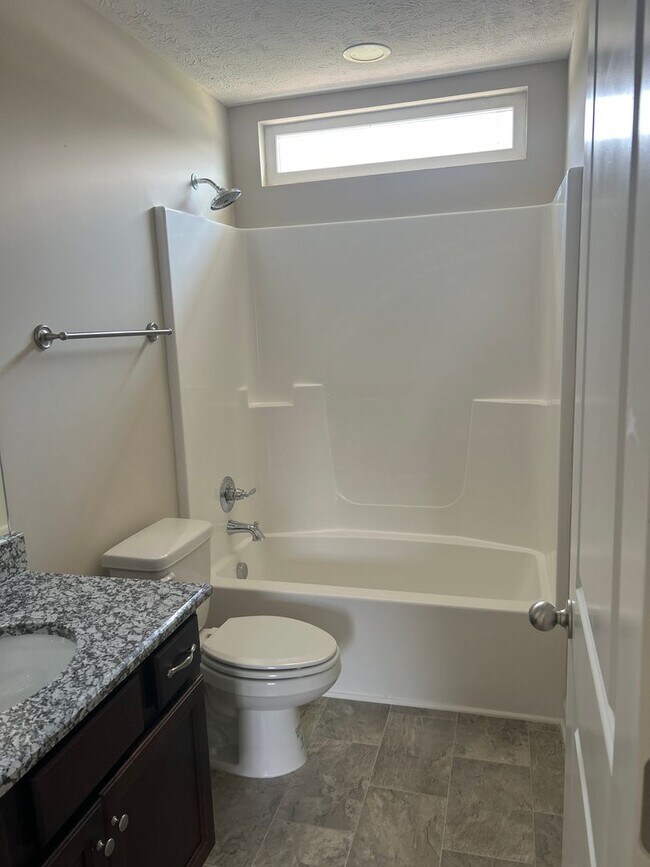 Building Photo - Brand new home!