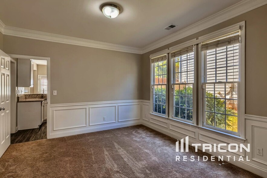 Building Photo - 529 Water Birch Way