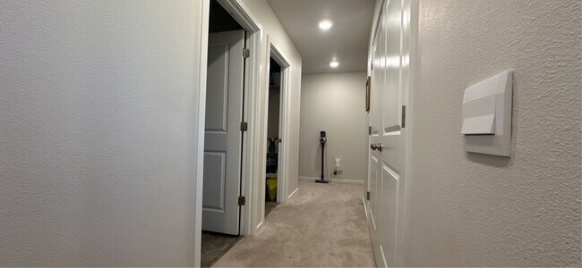 Building Photo - 477 Himalaya St. NE