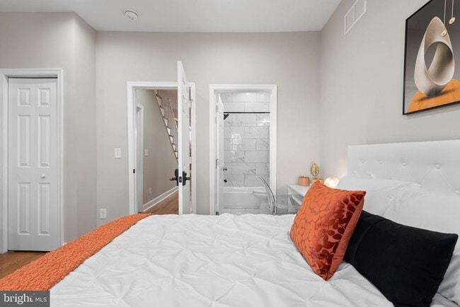 Building Photo - 2235 E Chase St