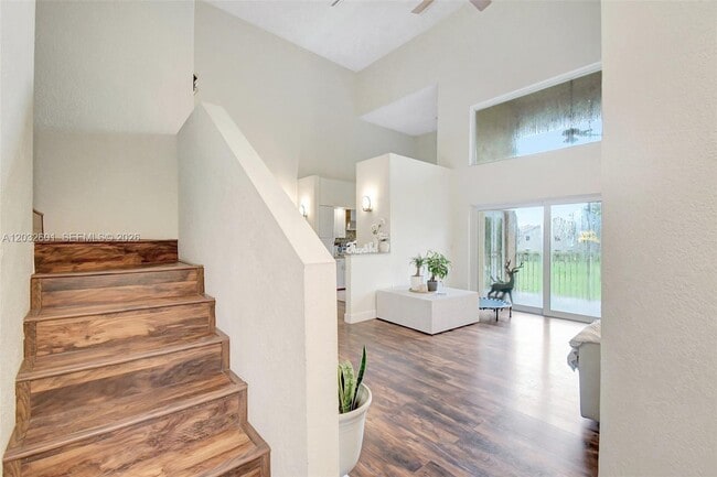 Building Photo - 16339 Malibu Dr