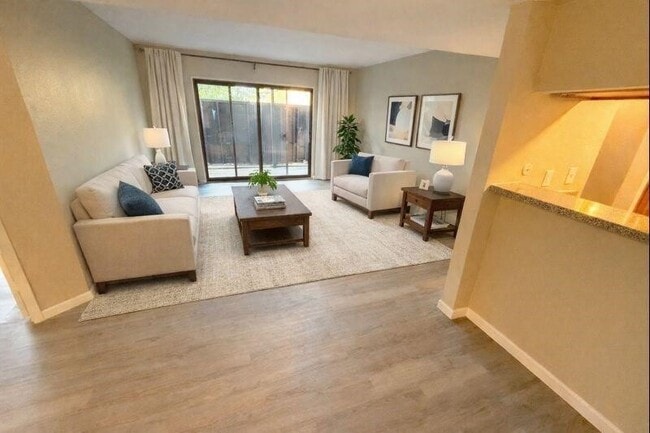 Building Photo - 3085 Walnut Bend Ln