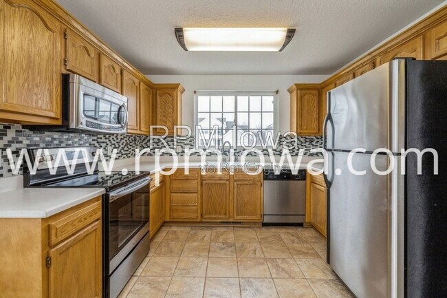 Building Photo - 9315 Kingman Dr