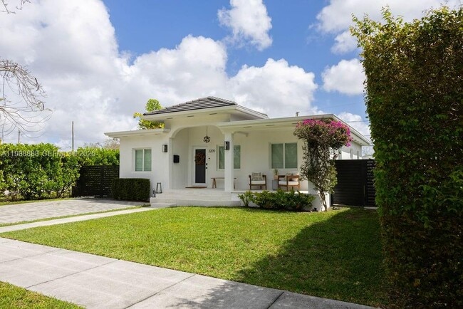 Building Photo - 3205 SW 68th Ave