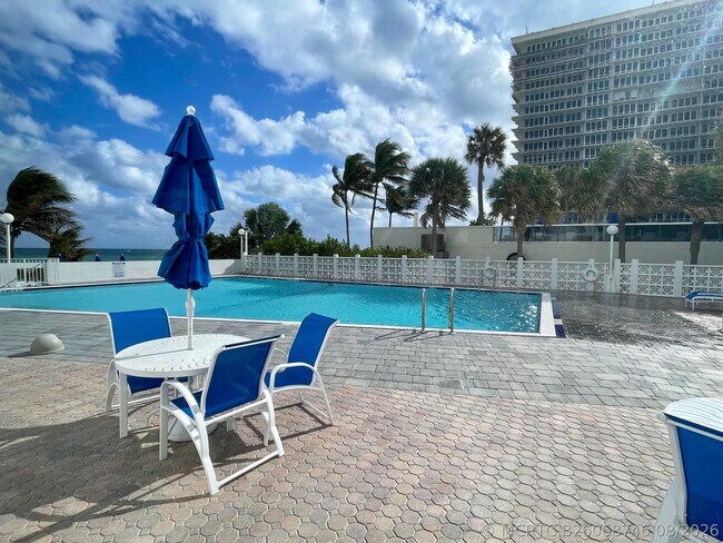 Building Photo - 4250 Galt Ocean Dr