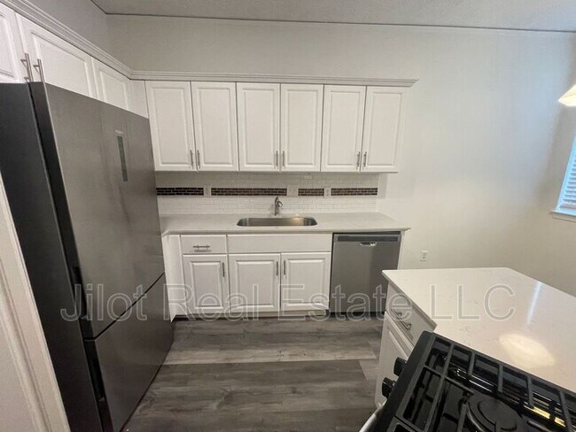 Building Photo - 61 Fulton St SE