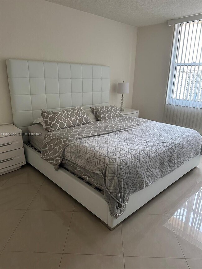 Building Photo - 2501 S Ocean Dr