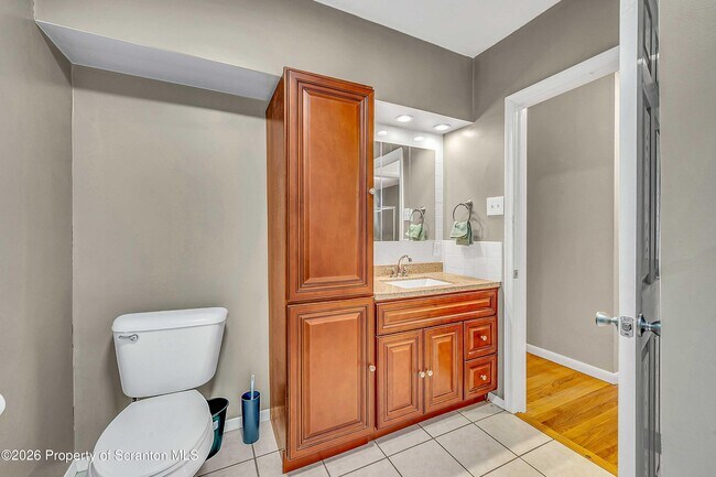 Building Photo - 801 Moosic Rd