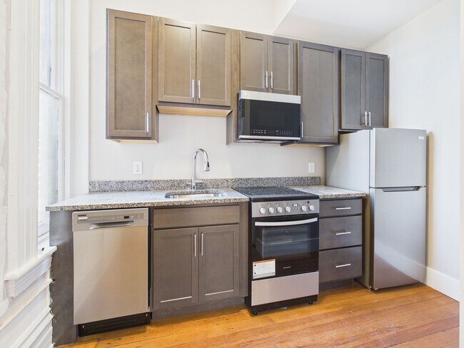 Building Photo - 7 E Franklin St