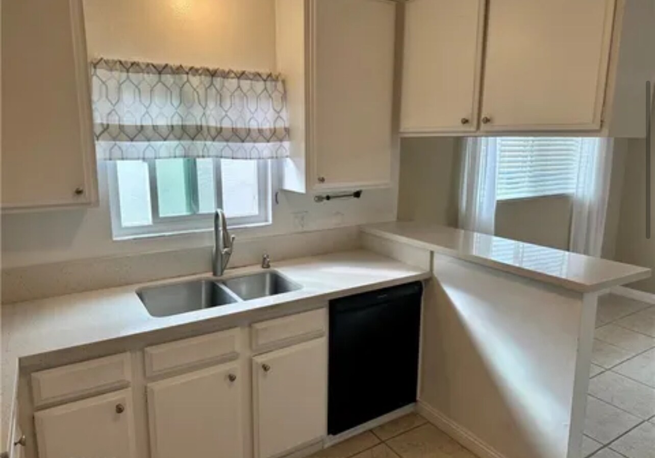 Building Photo - 34081 El Encanto Ave
