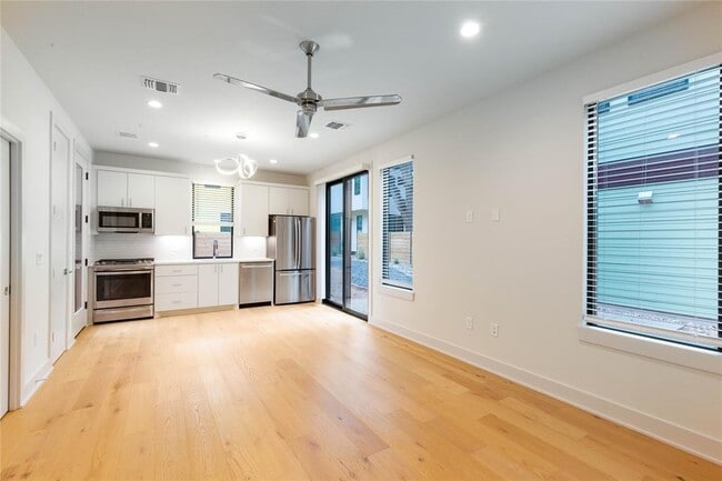 Building Photo - 1118 Walton Ln