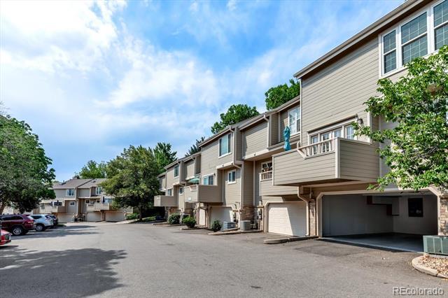 Building Photo - 1818 S Quebec Way