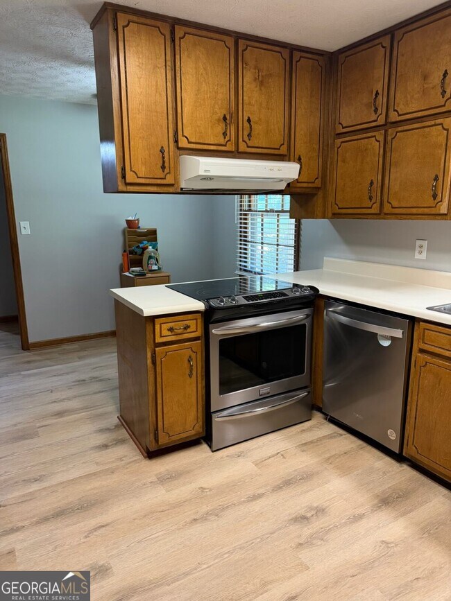 Building Photo - 8282 Dawn Dr