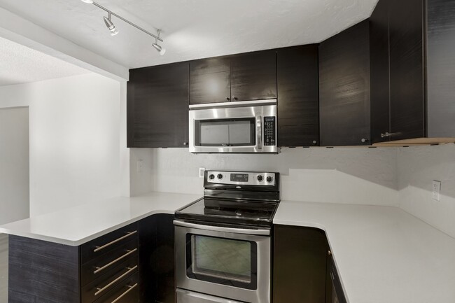 Building Photo - Stunning Renovated 1 bedroom in WillowRidge