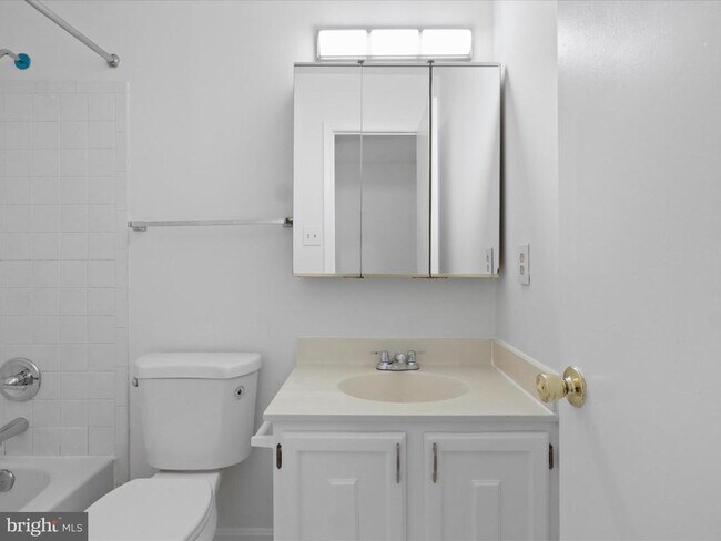 Building Photo - 5513 Ridgeton Hill Ct