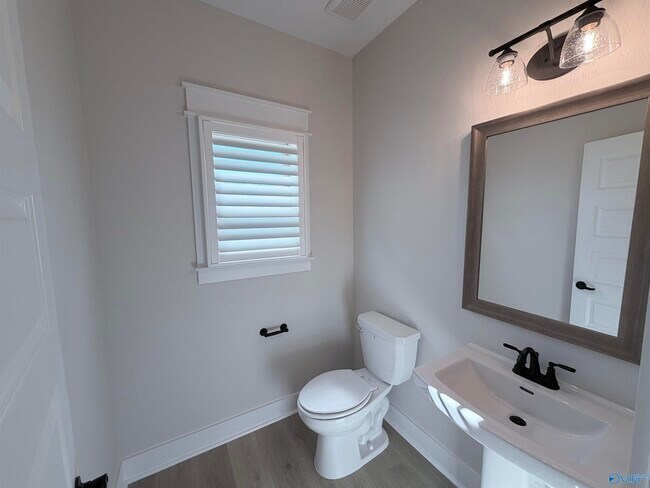 Building Photo - 2110 Sevenbark Br SW