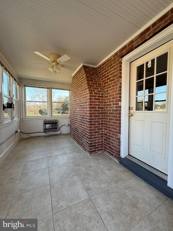 Building Photo - 9253 Dahlgren Rd