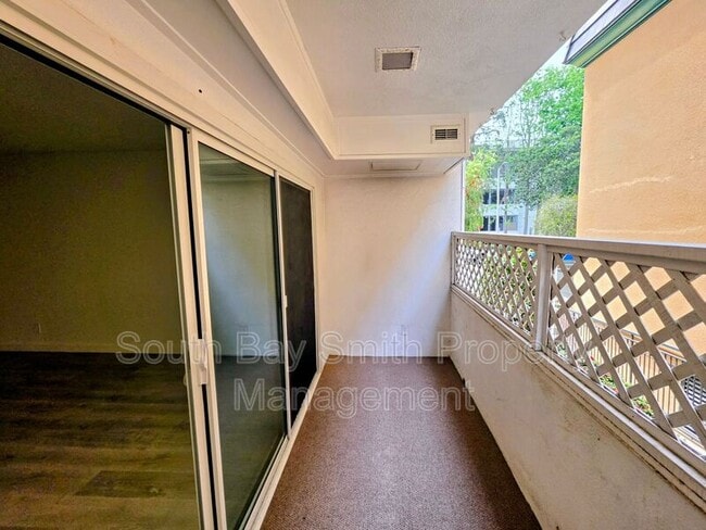 Building Photo - 8710 Delgany Ave