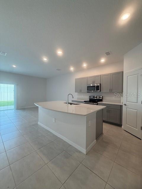 Building Photo - 1324 Drake Rdg Dr